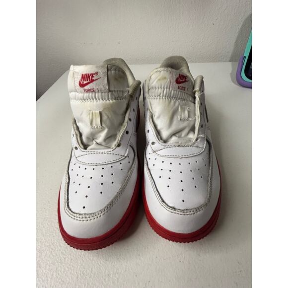 Kids Youth Air Force Ones Size 2y Red and White NO LACES NEEDS CLEANING - Picture 3 of 5